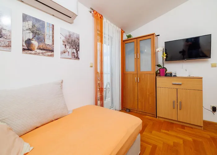 Valkor בית הארחה 3*